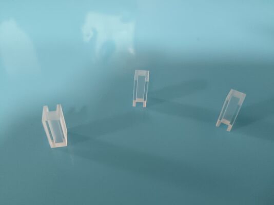 10x5x4mm Rectangular Groove Quartz Base Precision Milled Slot For Optical Component Positioning